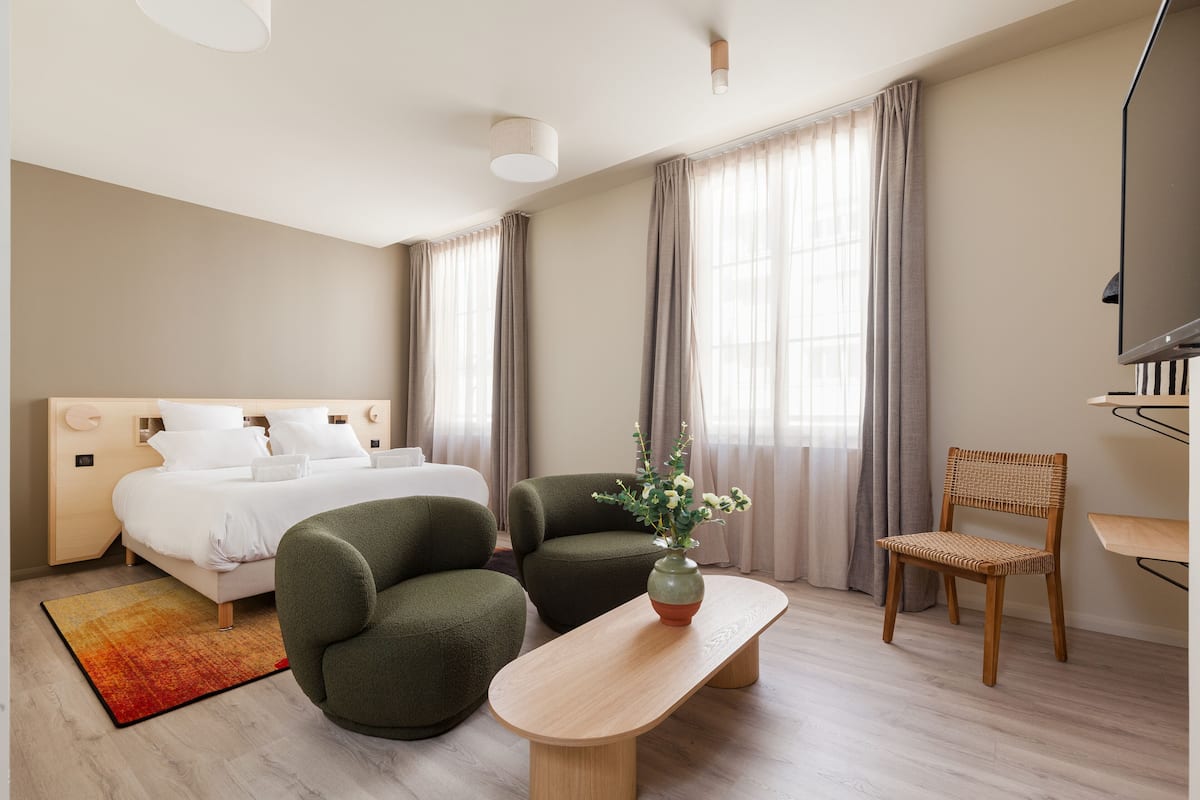 1 slaapkamer, verduisterende gordijnen, geluiddichte muren