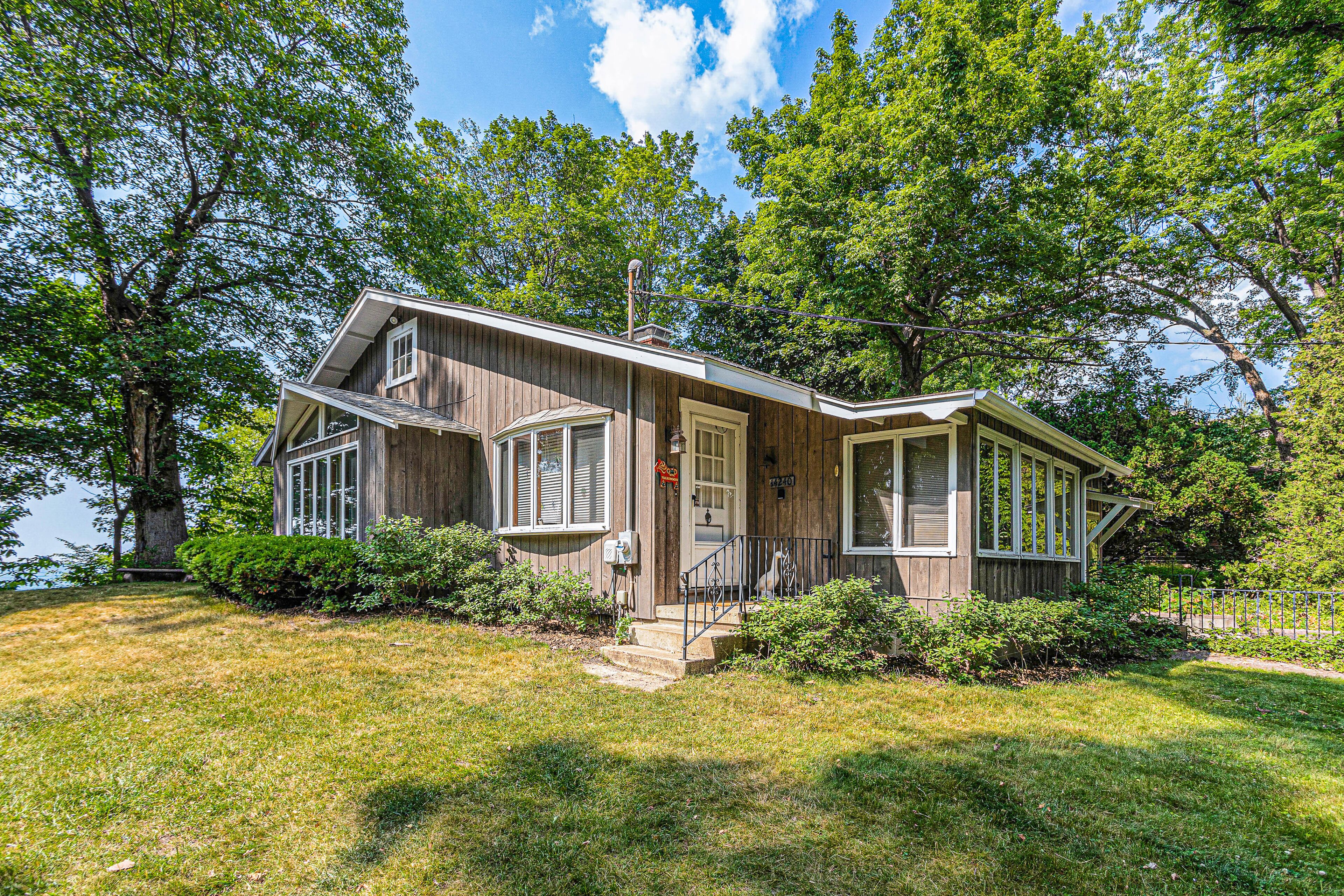 Lakeview Bluff | Property in Lakeside w/ direct beach access below the home