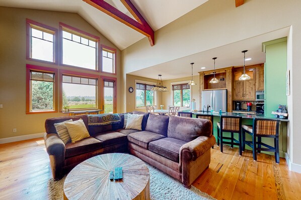 Fernseher, Kamin, Tischtennisplatte