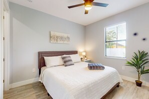 3 dormitorios, tabla de planchar con plancha, Internet y ropa de cama