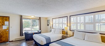 The Lamplighter Inn - Unit 116 & 117 | Motel in downtown Bandon