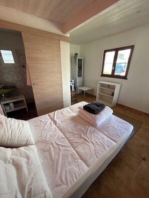 3 bedrooms, free WiFi