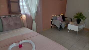 1 bedroom, iron/ironing board, free WiFi, bed sheets