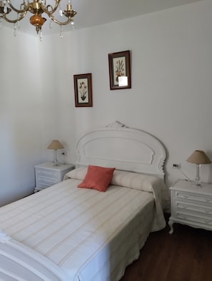 4 bedrooms, iron/ironing board, travel cot, WiFi