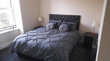2 bedrooms, iron/ironing board, free WiFi, bed sheets