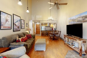 TV, fireplace, DVD player, video library - Brown Bear Lodge #322 | Condo in Durango with resort amenities (Durango)