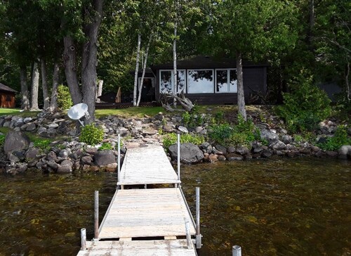 Crowe Lake Cottage 
