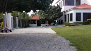 Enceinte de lâhĂ©bergement