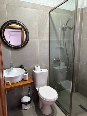 Free toiletries, hair dryer, bathrobes, slippers