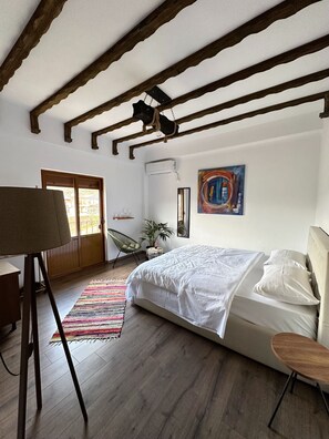 Deluxe Double Room, 1 Queen Bed, Mountain View