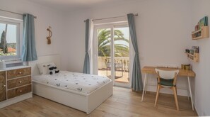 5 عدّة غرف نوم ومكواة/لوح كي وسرير سفر وواي فاي