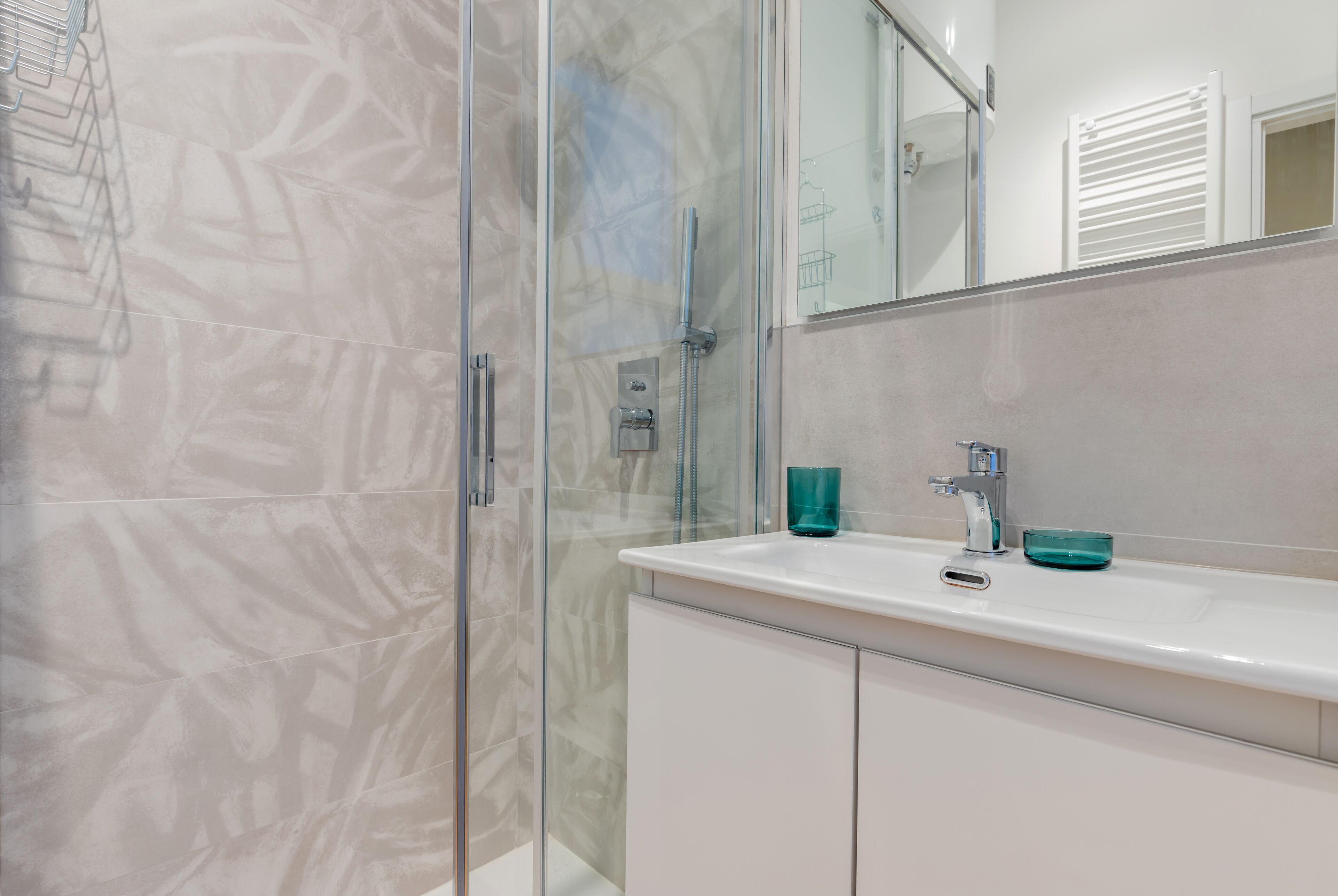 Standard-Apartment | Badezimmer | Dusche, kostenlose Toilettenartikel, Haartrockner, Bidet