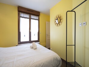 1 bedroom, iron/ironing board, WiFi, bed sheets