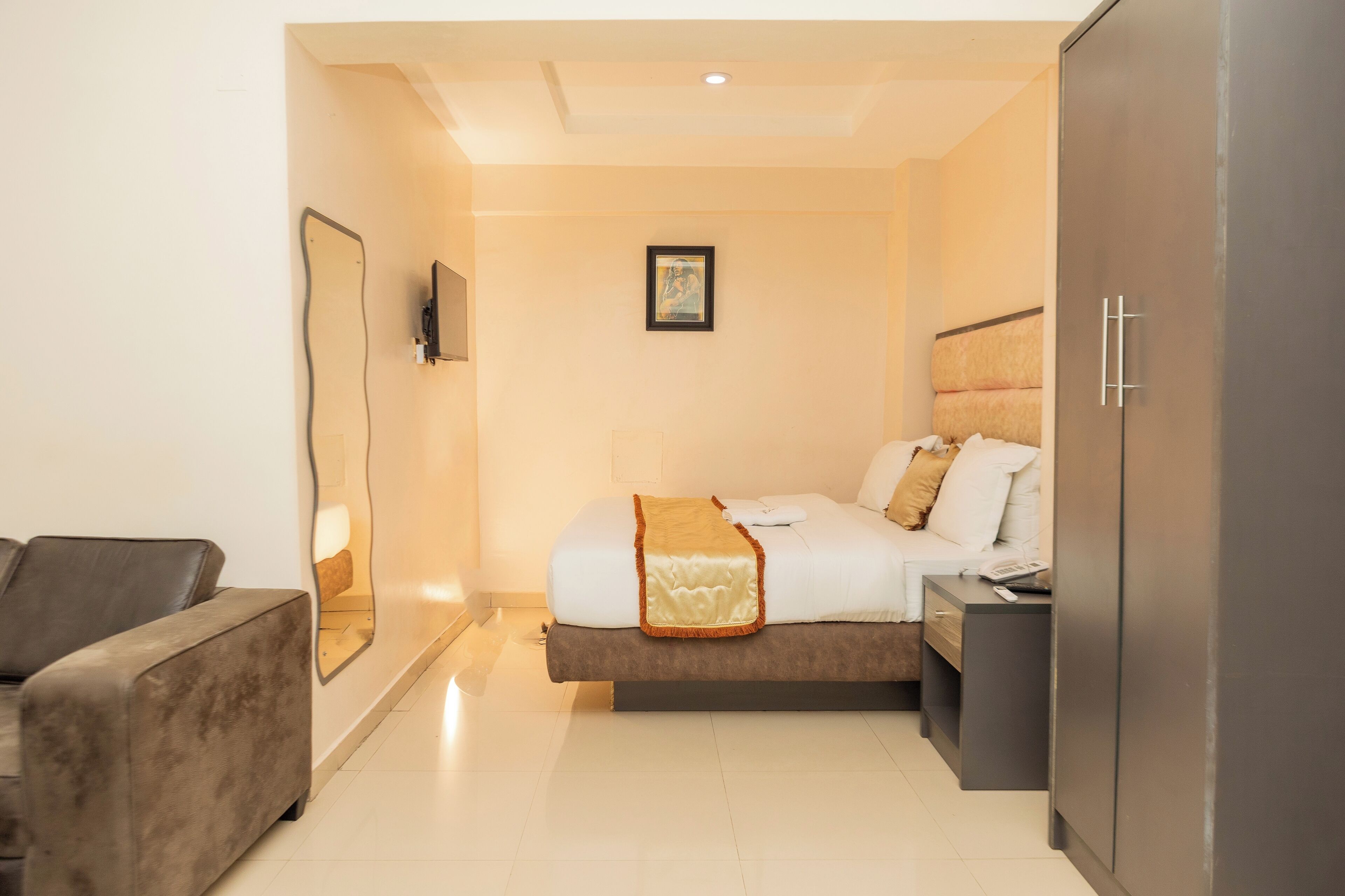 executive room | 1 bedroom, in-room safe, blackout curtains, free wifi
