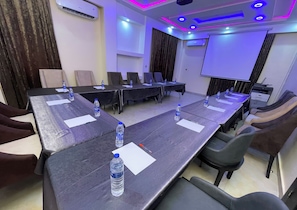Business center - Hotel Romeneo (Lagos)
