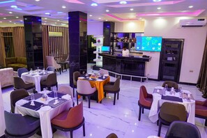 Restaurant - Hotel Romeneo (Lagos)