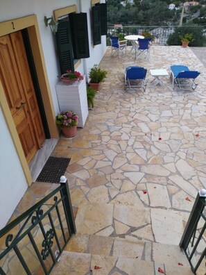 Terrace/patio - Poppy Apartment II (1-bedroom apartment) (Loggos)