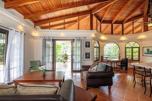 A spacious, 2 bed Penthouse with private pool & parking in Manuel Antonio.