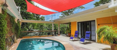 حمّام سباحة خارجي