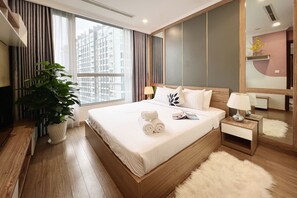 Apartamento com design assinado | Cortinas blackout, ferros/tábuas de passar roupa, Wi-Fi de cortesia