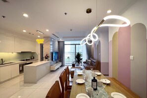 Cortinas blackout, ferros/tábuas de passar roupa, Wi-Fi de cortesia