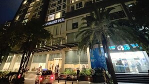 Unclassified image, 4 of 45, button - Sum Apartment - Vinhomes Central Park (Ho Chi Minh City)