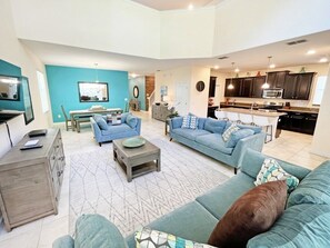 TV - Resort home with private pool and spa - 5 bed / 5 bath - conservation view (Kissimmee)