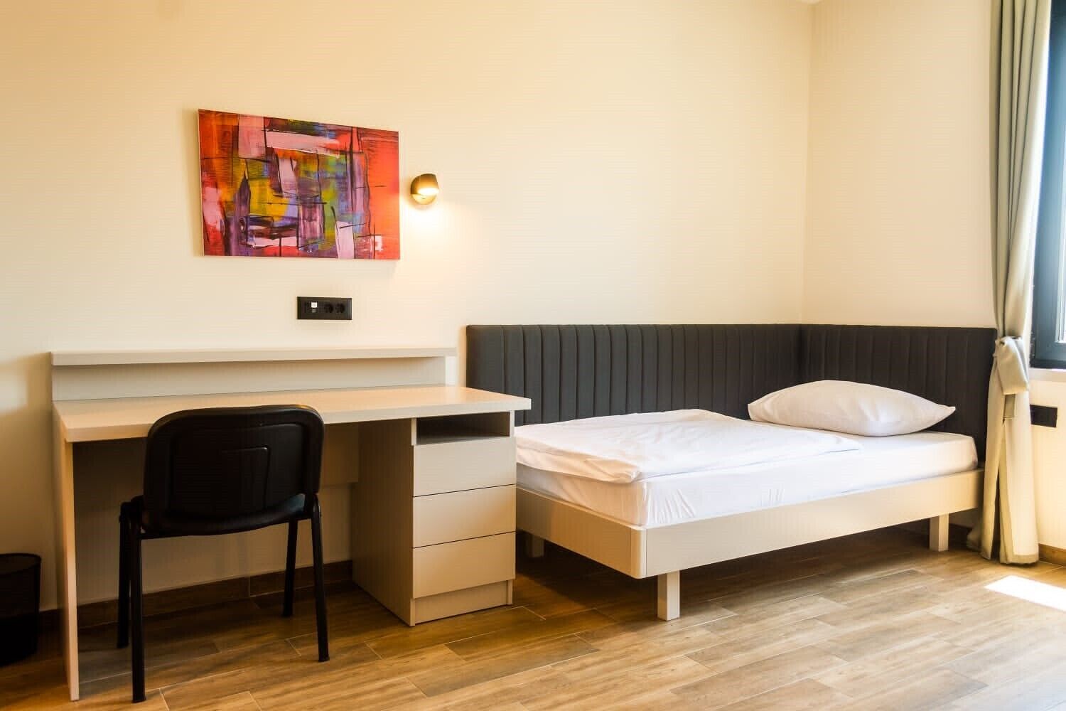 basic double or twin room | minibar, in-room safe, desk, blackout curtains