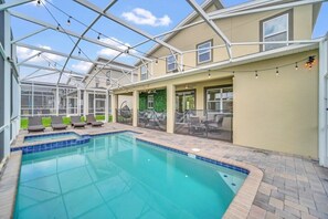 Et oppvarmet basseng