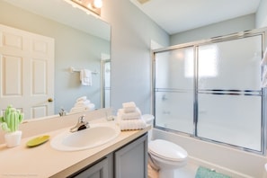 Towels - New Emerald Island 4 Bedroom town home 5 Minutes from Disney (Kissimmee)