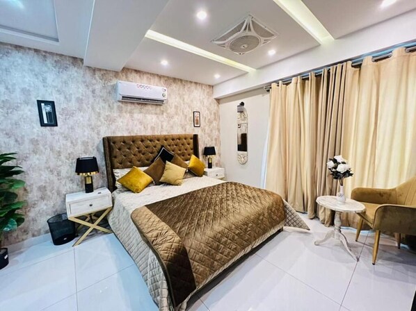 Kahden hengen deluxe-huone | Äänieristys, silitysrauta/-lauta, ilmainen Wi-Fi