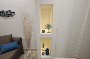 Interior - Dalila's apartment (Sirmione)