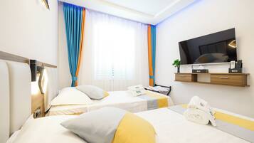 Deluxe Double Room | 1 bedroom, minibar, in-room safe, desk