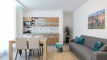 Deluxe Apartment | In-room dining
