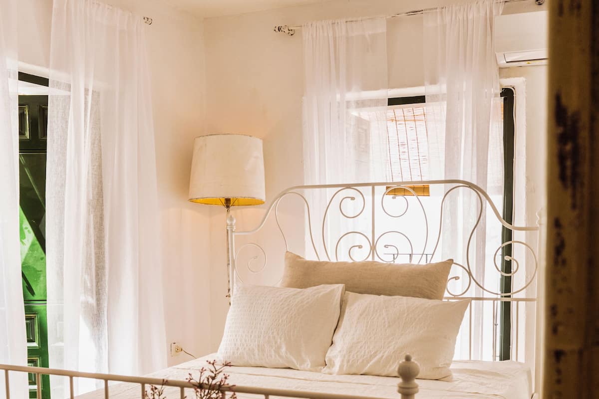1 habitación, colchones con efecto memoria, wifi gratis y ropa de cama