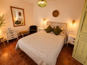 Encanto Guesthouse Room 3, Madreselva | Nệm cao su hoạt tính (memory foam) 