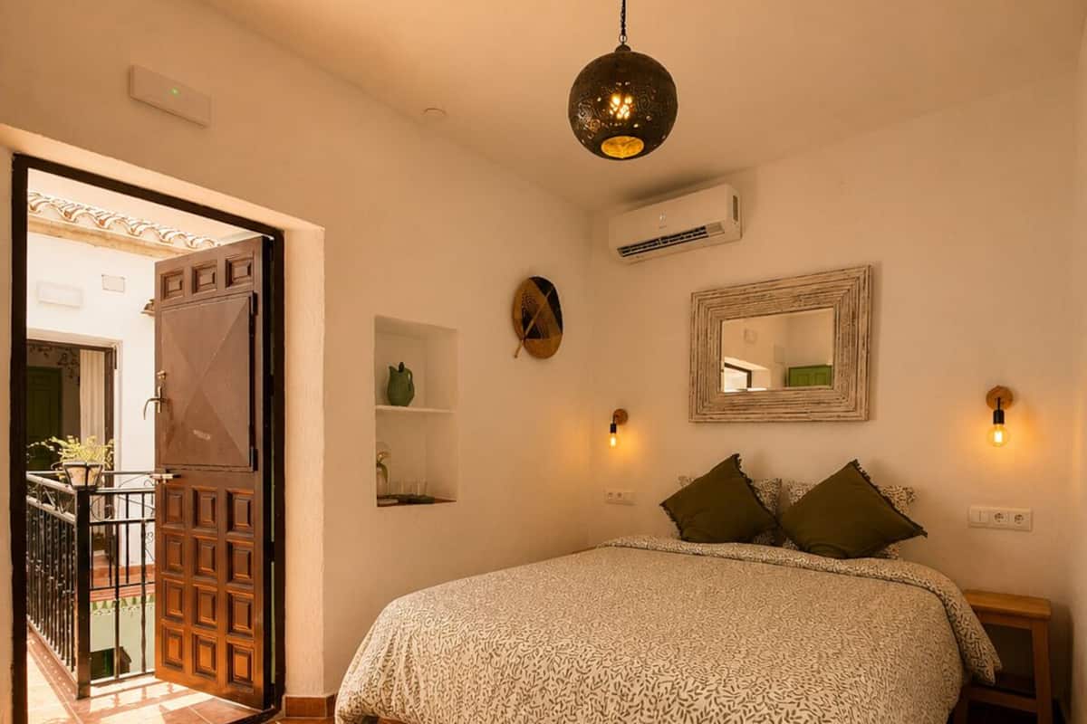 Deluxe kamer | Bedden met traagschuimmatrassen, gratis wifi, beddengoed