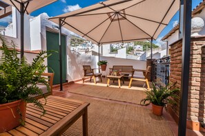 Grand House | Terrace/patio - Encanto Guesthouse (Canillas de Aceituno)
