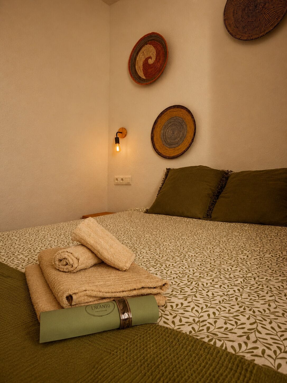 Encanto Guesthouse Room 2, Buganvilla | Bedden met traagschuimmatras, gratis wifi, beddengoed