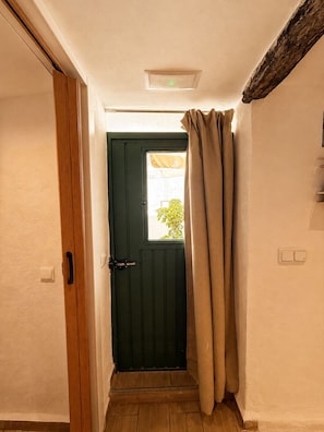 Encanto Guesthouse Room 5, Hiedra | Memory foam-madrasser, gratis wi-fi och sängkläder