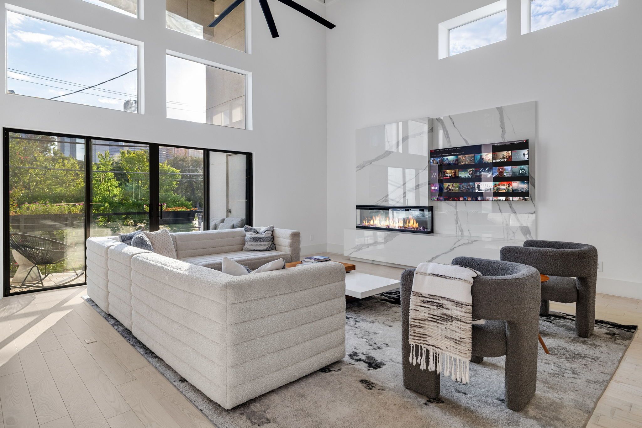 Smart TV, fireplace, stereo, offices