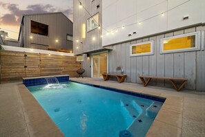 Outdoor pool - Ellum House · Modern Oasis in Deep Ellum–Spacious Home Sleeps 14 (Dallas)