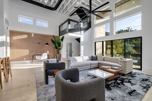 Interior - Ellum House · Modern Oasis in Deep Ellum–Spacious Home Sleeps 14 (Dallas)