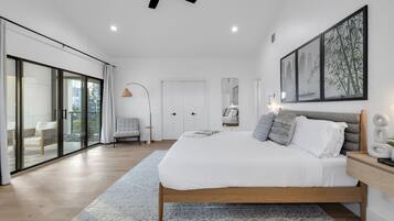 4 bedrooms, desk, iron/ironing board, travel crib