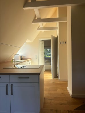 Réfrigérateur, micro-ondes, four, lave-vaisselle