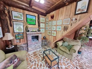 Deluxe Cottage | Living area