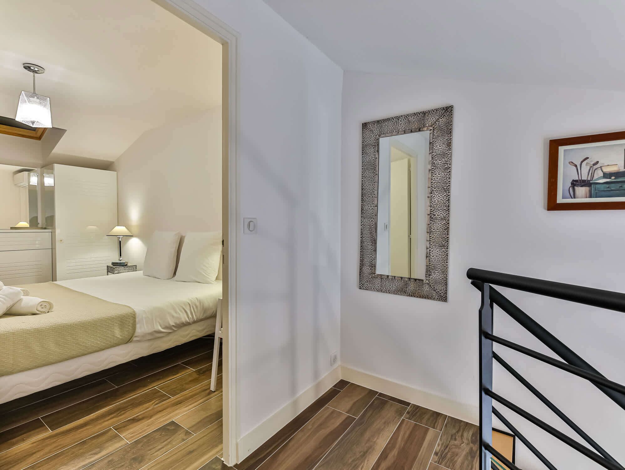 1 slaapkamer, een strijkplank/strijkijzer, wifi, beddengoed