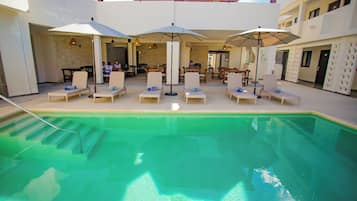 Standardzimmer, 1 Queen-Bett, Kühlschrank | 1 Schlafzimmer, hochwertige Bettwaren, Minibar, Zimmersafe