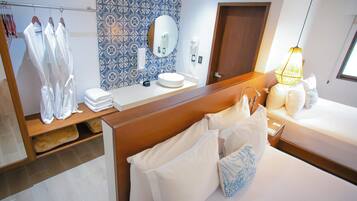 Phòng Suite tiện nghi đơn giản | 1 phòng ngủ, bộ đồ giường cao cấp, minibar, két bảo mật tại phòng