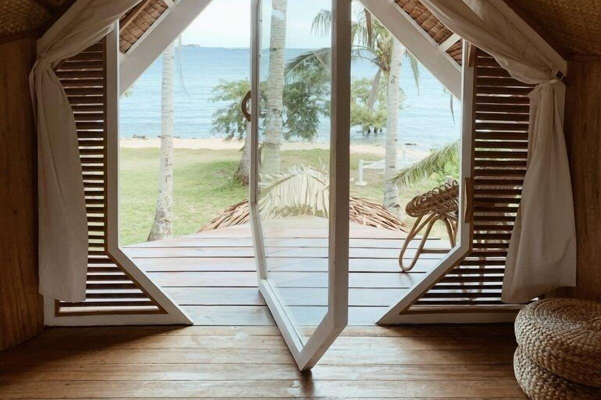 Panoramic Room, 1 Bedroom, Ocean View, Oceanfront | WiFi (free), individually decorated, individually furnished